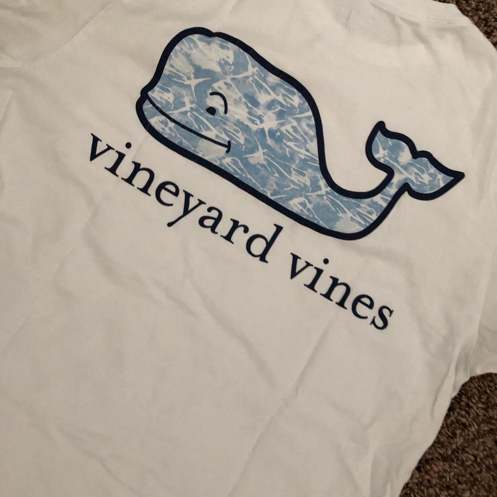 White Ocean Wave Vineyard Vine SS